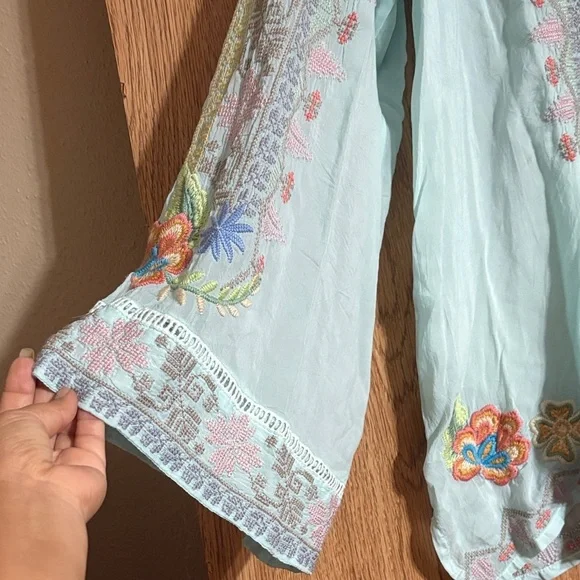 JHONY WAS Floral Embroidered Women's Top - Picture 5 of 16